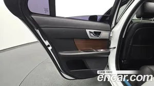 Jaguar XF, 2014 — миниатюра 15