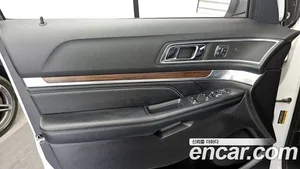 Ford Explorer, 2017 — миниатюра 14