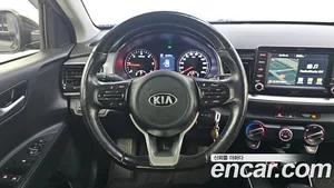 Kia Stonic, 2017 — миниатюра 13