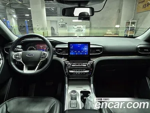 Ford Explorer, 2022 — миниатюра 9