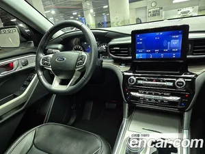 Ford Explorer, 2022 — миниатюра 10