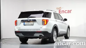Ford Explorer, 2022 — миниатюра 2