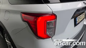 Ford Explorer, 2021 — миниатюра 9