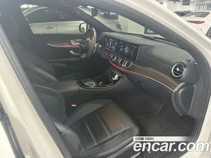 Mercedes-Benz E-Class, 2022 — миниатюра 10