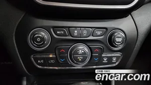Jeep Cherokee, 2018 — миниатюра 30