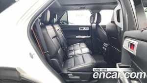 Ford Explorer, 2022 — миниатюра 16