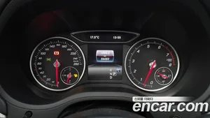 Mercedes-Benz B-Class, 2017 — миниатюра 8