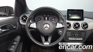 Mercedes-Benz B-Class, 2017 — миниатюра 13