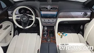 Bentley Bentayga, 2025 — миниатюра 7
