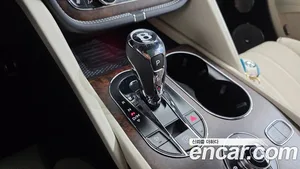 Bentley Bentayga, 2025 — миниатюра 9