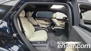 Bentley Bentayga, 2025 — миниатюра 19