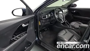 Kia Niro, 2016 — миниатюра 10