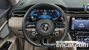 Maserati Grecale, 2023 — миниатюра 13