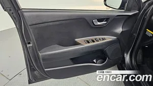 Kia Stonic, 2018 — миниатюра 14