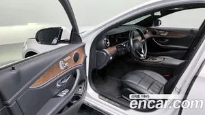 Mercedes-Benz E-Class, 2021 — миниатюра 13