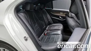 Mercedes-Benz E-Class, 2021 — миниатюра 17