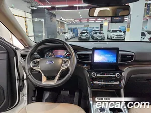Ford Explorer, 2021 — миниатюра 11