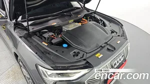 Audi e-tron, 2021 — миниатюра 6