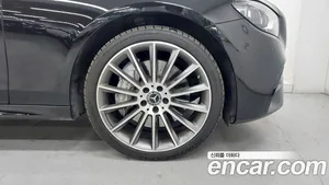 Mercedes-Benz E-Class, 2022 — миниатюра 5