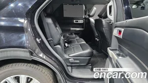 Ford Explorer, 2021 — миниатюра 17