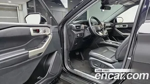 Ford Explorer, 2023 — миниатюра 13