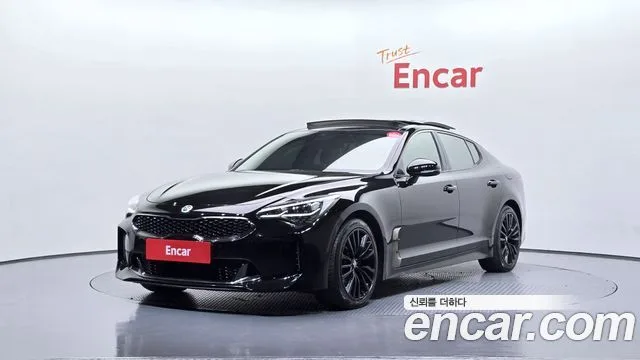 Kia Stinger, 2019 — фото автомобиля из Кореи