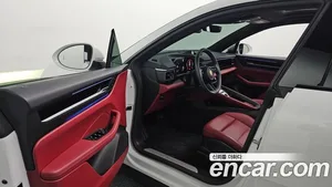 Porsche Macan, 2025 — миниатюра 10