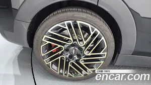 Mini Clubman, 2023 — миниатюра 5