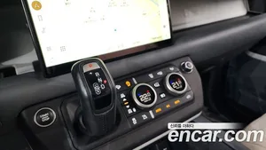 Land Rover Defender, 2022 — миниатюра 12