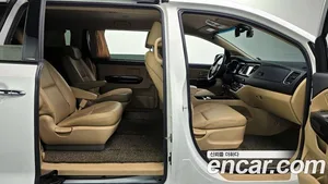 Kia Carnival, 2015 — миниатюра 17