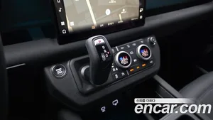 Land Rover Defender, 2023 — миниатюра 12