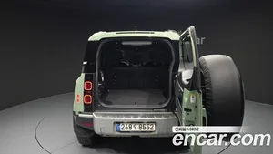 Land Rover Defender, 2023 — миниатюра 26