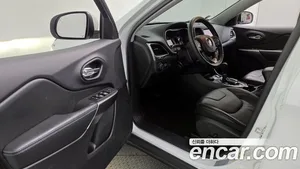 Jeep Cherokee, 2019 — миниатюра 13