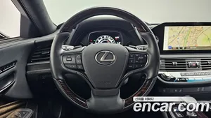 Lexus LS, 2023 — миниатюра 13