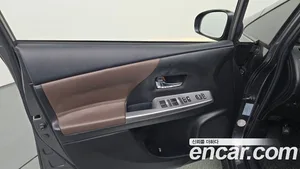 Toyota Prius, 2017 — миниатюра 14