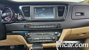 Kia Carnival, 2017 — миниатюра 19