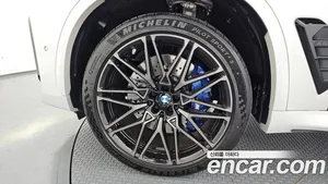 BMW X5M, 2025 — миниатюра 5
