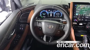 Toyota Alphard, 2025 — миниатюра 13