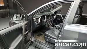 Toyota RAV4, 2018 — миниатюра 13