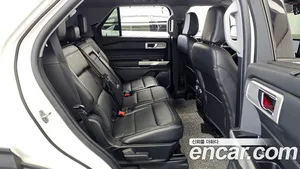 Ford Explorer, 2022 — миниатюра 18