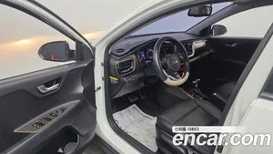 Kia Stonic, 2017 — миниатюра 10