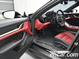 Porsche Taycan, 2025 — миниатюра 11