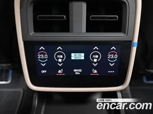 Porsche Taycan, 2025 — миниатюра 16