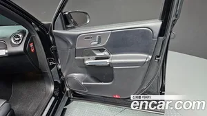 Mercedes-Benz GLB-Class, 2021 — миниатюра 15