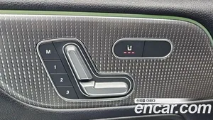 Mercedes-Benz GLB-Class, 2021 — миниатюра 28