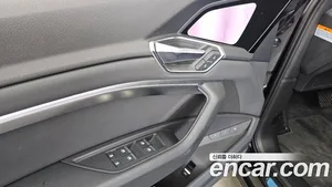 Audi e-tron, 2021 — миниатюра 32