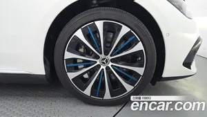 Mercedes-Benz EQE, 2023 — миниатюра 7