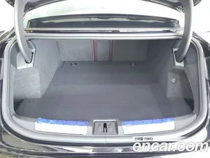 Porsche Taycan, 2025 — миниатюра 13