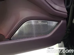 Porsche Taycan, 2025 — миниатюра 18