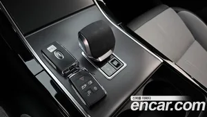Land Rover Range Rover Velar, 2025 — миниатюра 12